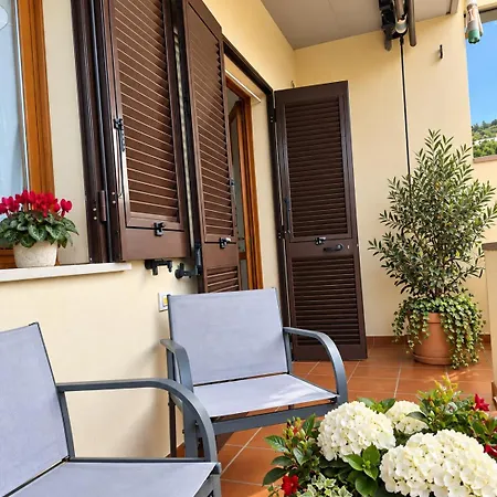 Casa Vacanze Nicole Con Giardino Privato Isola D'Elba Vakantiehuis *